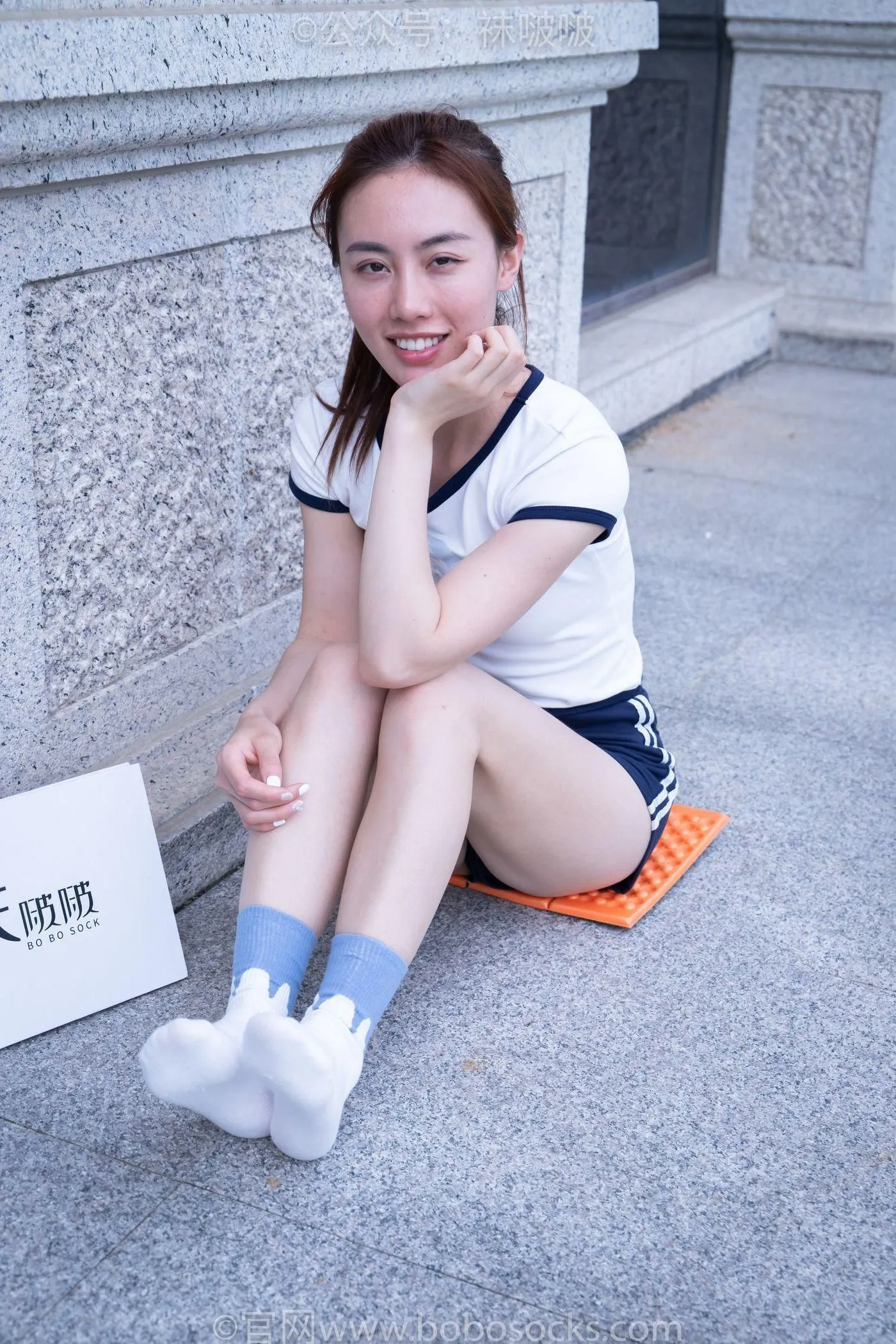 [BoBoSocks袜啵啵]NO.028 小米-运动鞋、白棉袜、裸足 [133P]插图7